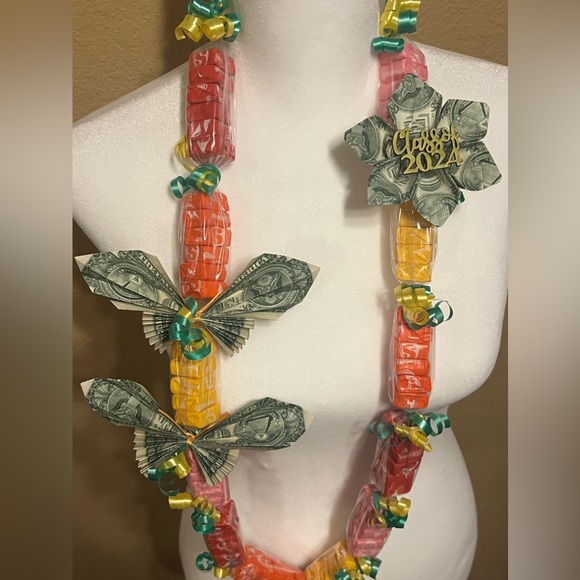 Starburst Money Lei - Picture 2 of 4